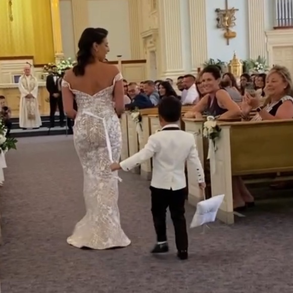 Porta and Scarlett Gown - Picture 5 of 6